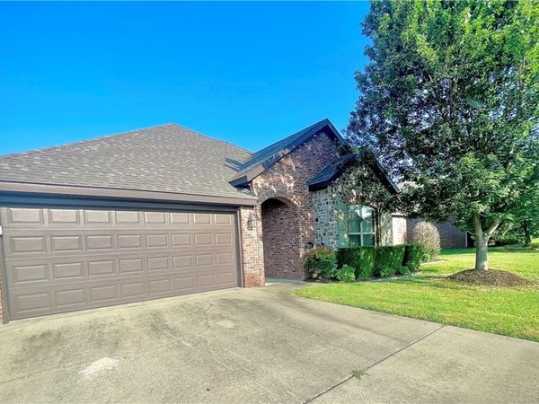 108 Peyton Street , Lowell, AR 72745
