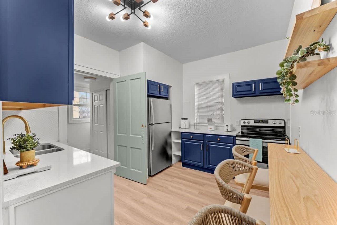 304 Lakeshore Boulevard, Kissimmee, FL 34741 Photo