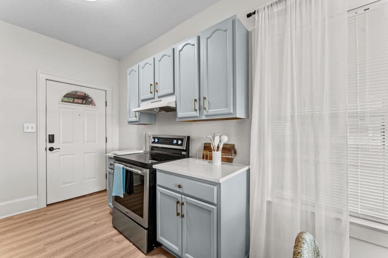 304 Lakeshore Boulevard, Kissimmee, FL 34741 Photo