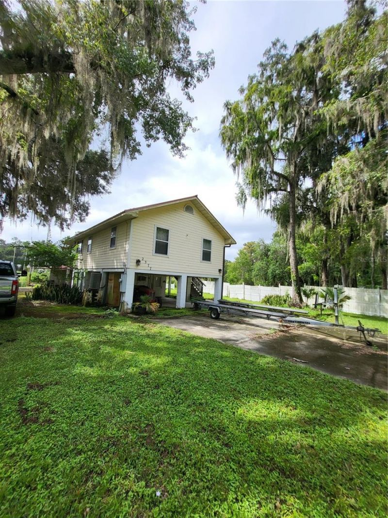 2377 NW 34th Place , Lake Panasoffkee, FL 33538 Photo