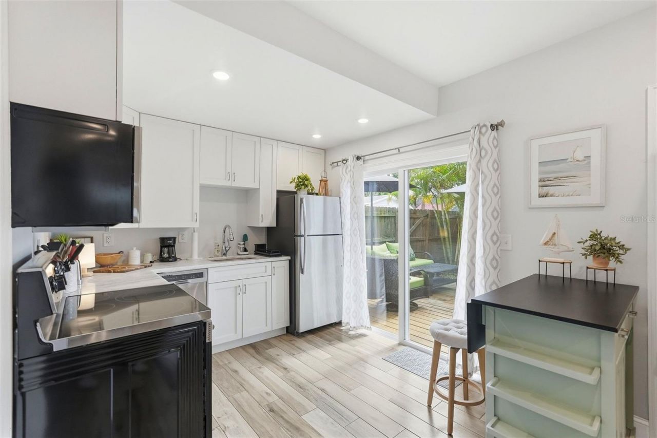 855 28th Avenue N, Saint Petersburg, FL 33704 Photo