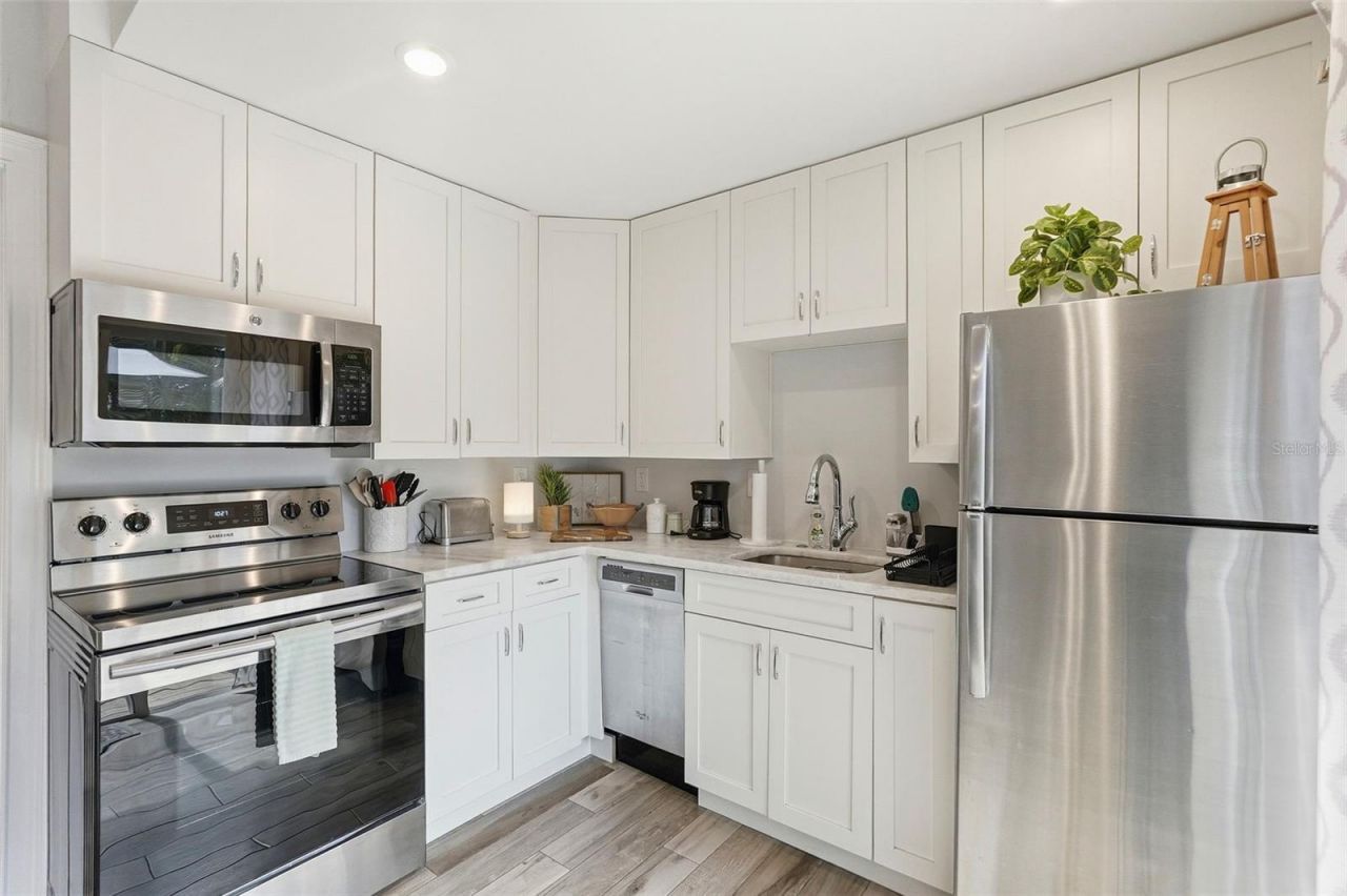 855 28th Avenue N, Saint Petersburg, FL 33704 Photo