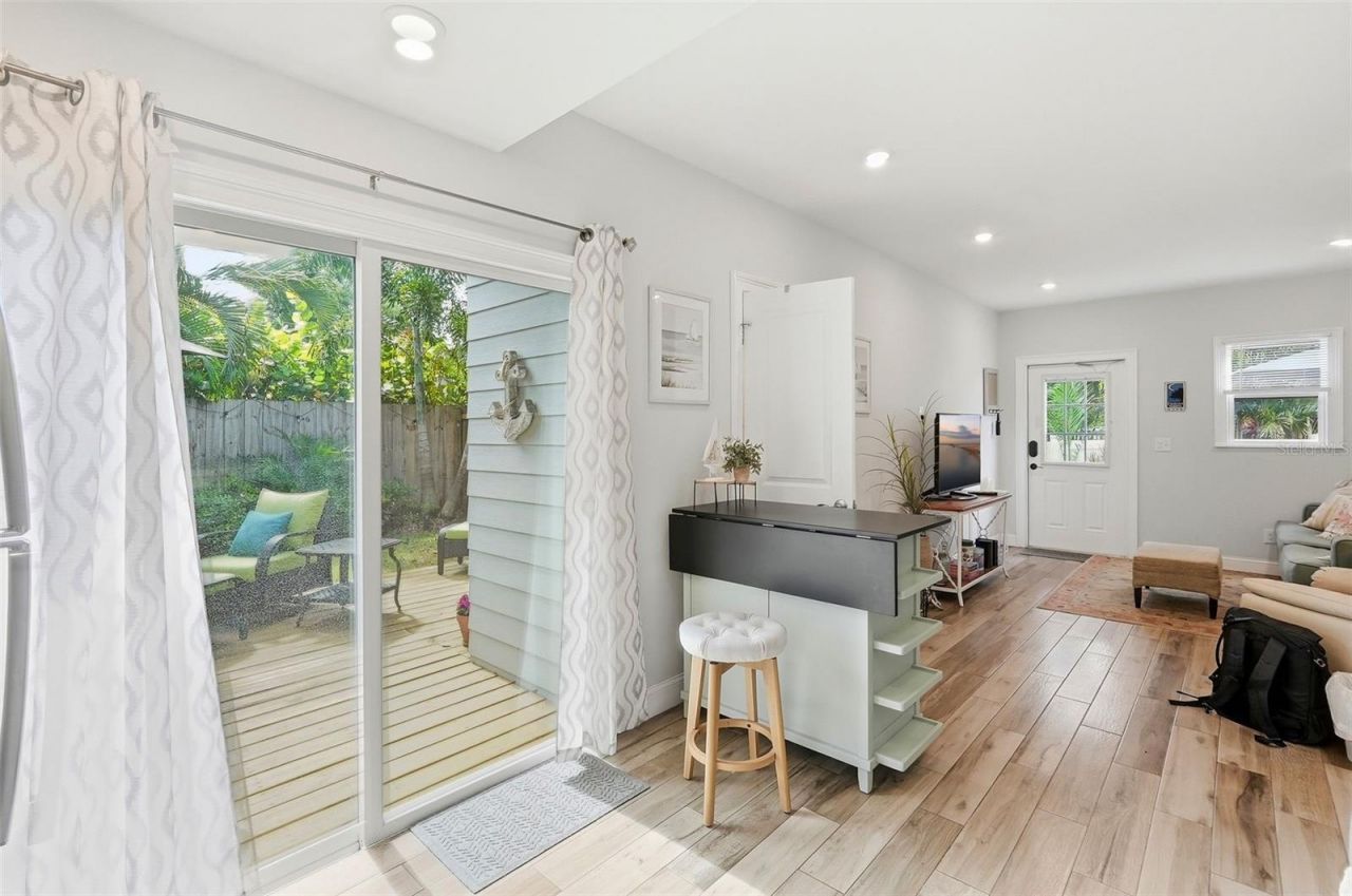 855 28th Avenue N, Saint Petersburg, FL 33704 Photo