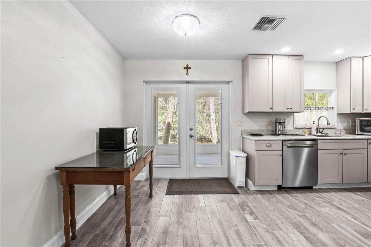 6244 Colony Circle , Weeki Wachee, FL 34607 Photo
