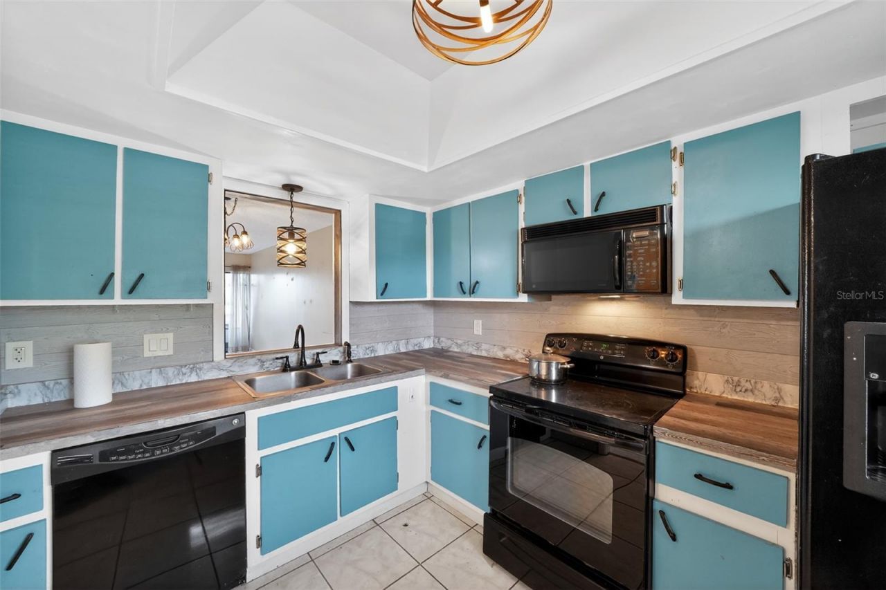 2050 Oleander Boulevard, Unit 6-105, Fort Pierce, FL 34950 Photo