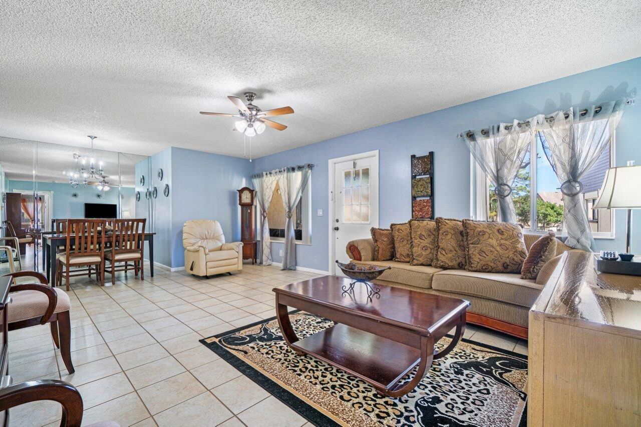 407 Pine Glen Lane, Unit B-1, Greenacres, FL 33463 Photo