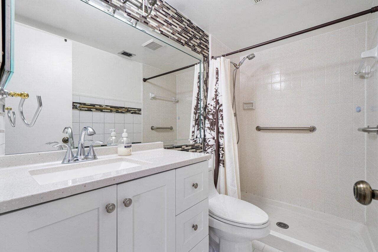 407 Pine Glen Lane, Unit B-1, Greenacres, FL 33463 Photo