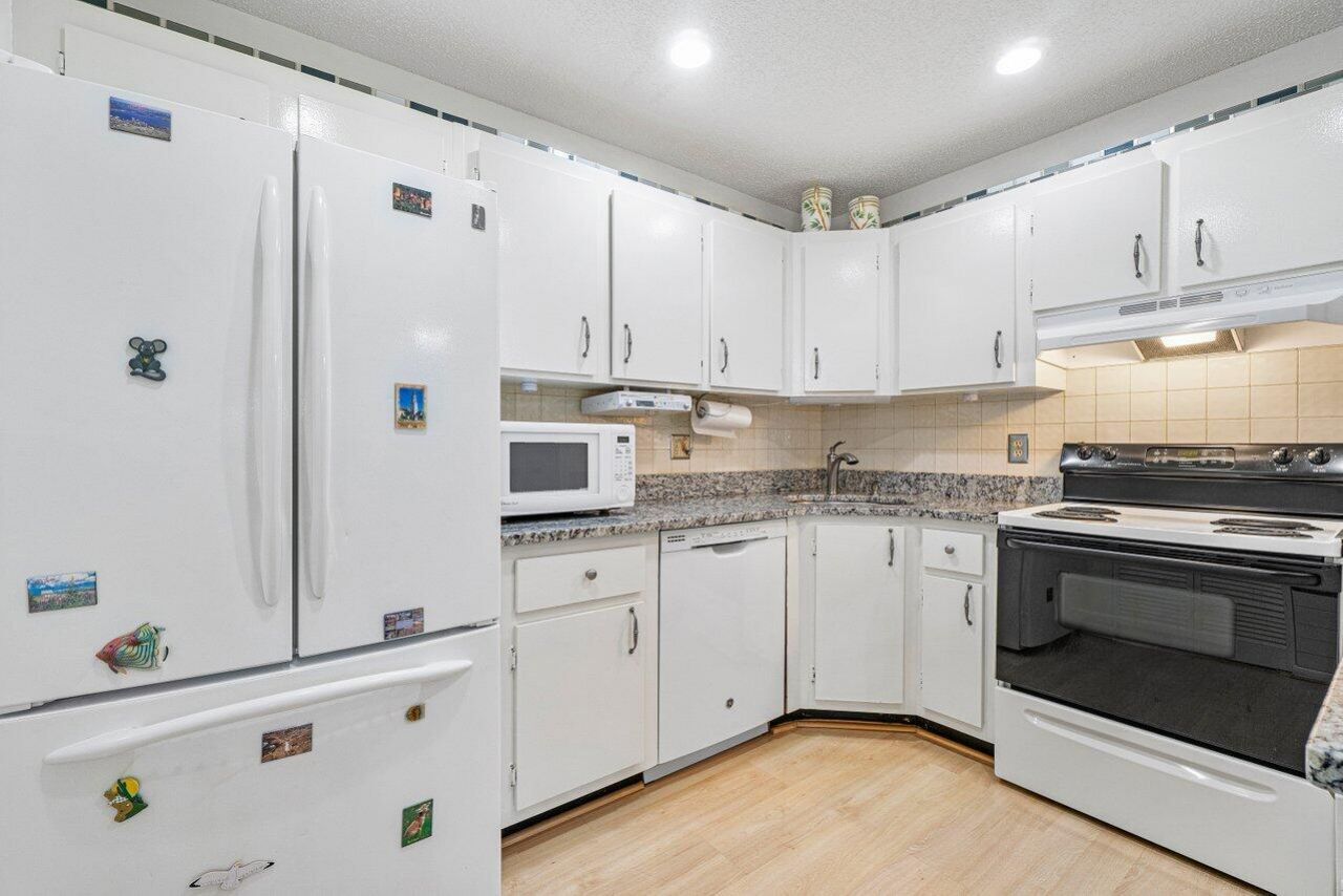 407 Pine Glen Lane, Unit B-1, Greenacres, FL 33463 Photo