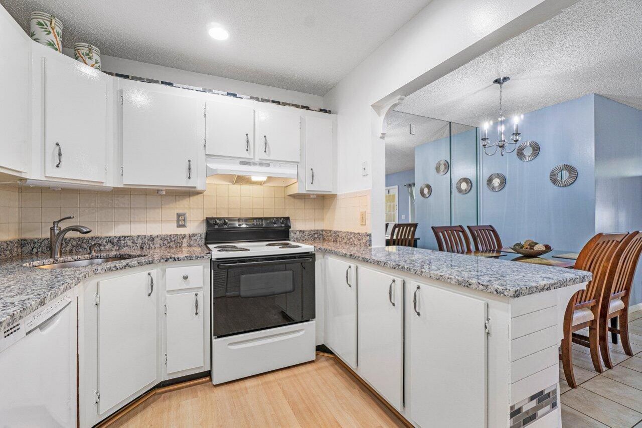 407 Pine Glen Lane, Unit B-1, Greenacres, FL 33463 Photo