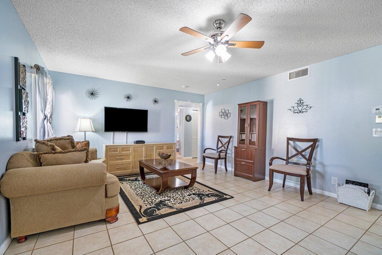 407 Pine Glen Lane, Unit B-1, Greenacres, FL 33463 Photo