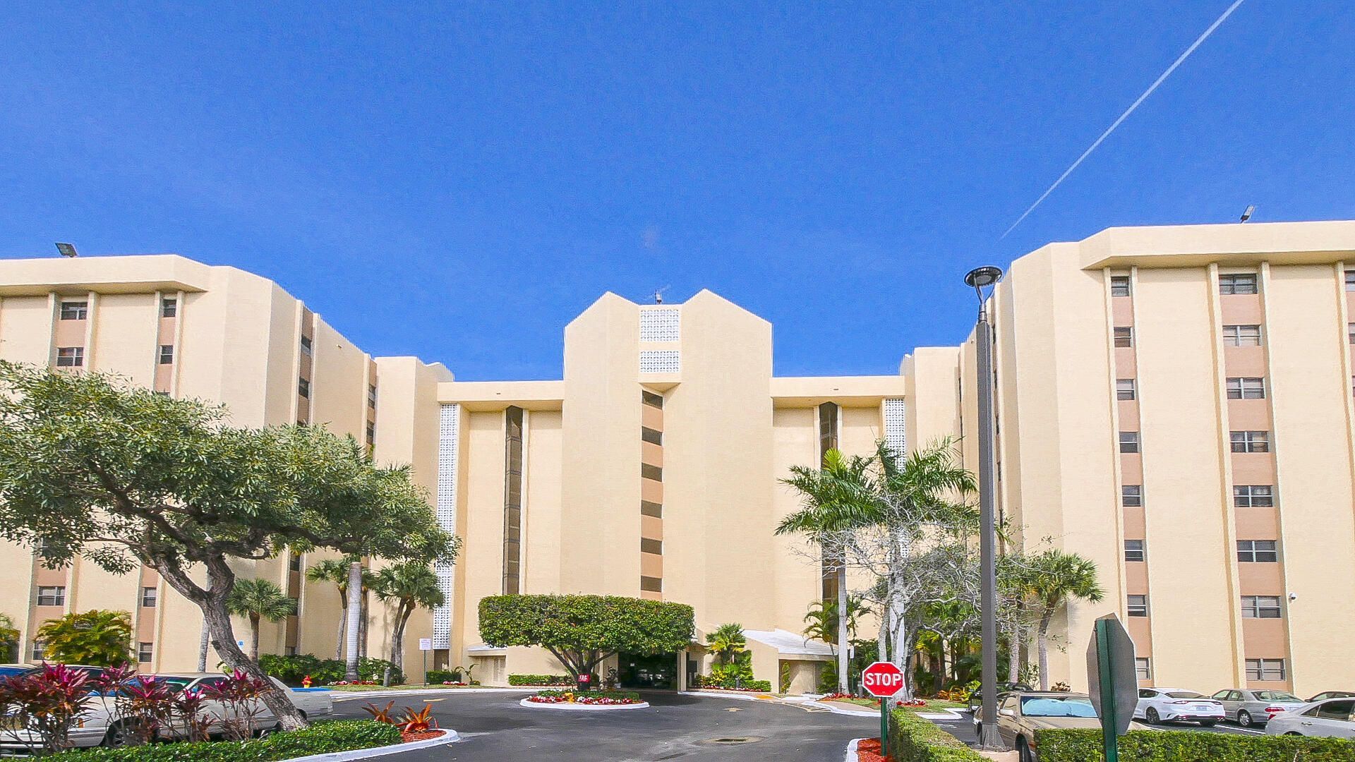 7400 Radice Court, Unit 606, Lauderhill, FL 33319 Photo