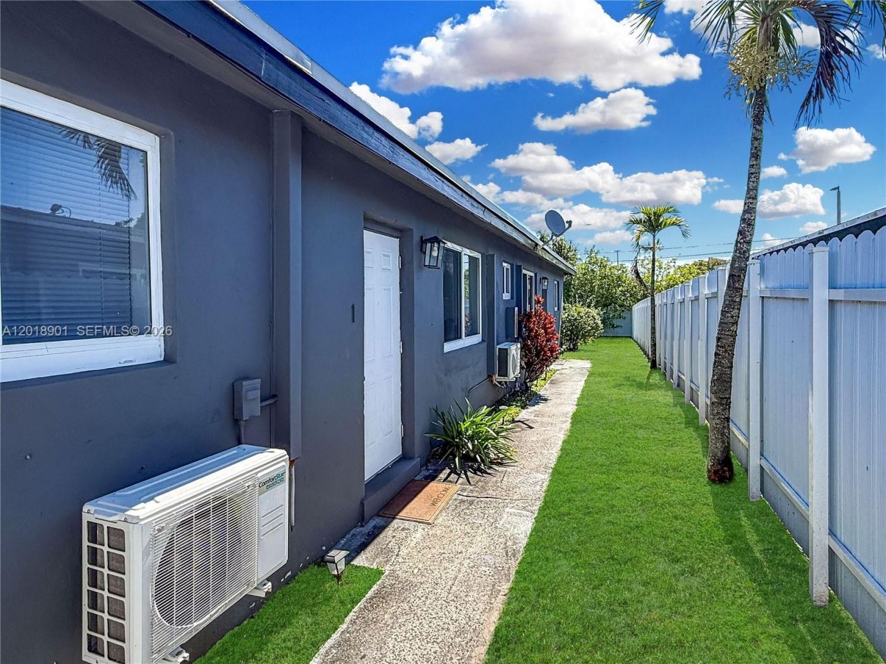 2620 NW 18th Ter , Oakland Park, FL 33311 Photo