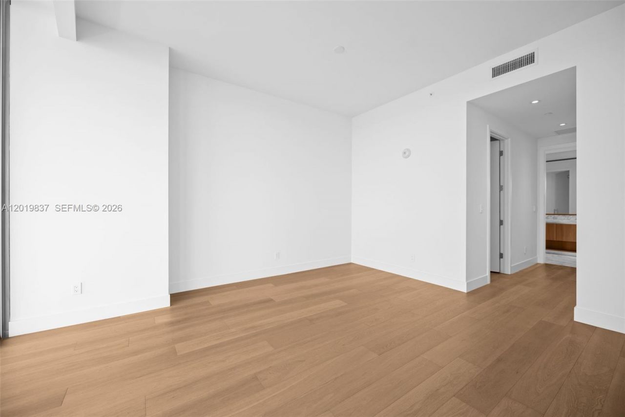 175 SE 25 Rd , Unit 801, Miami, FL 33129 Photo