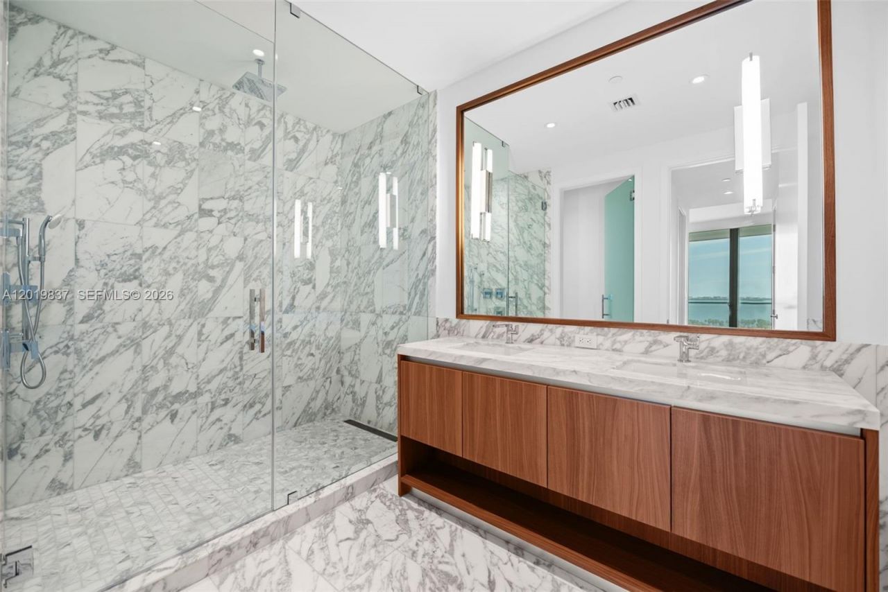 175 SE 25 Rd , Unit 801, Miami, FL 33129 Photo