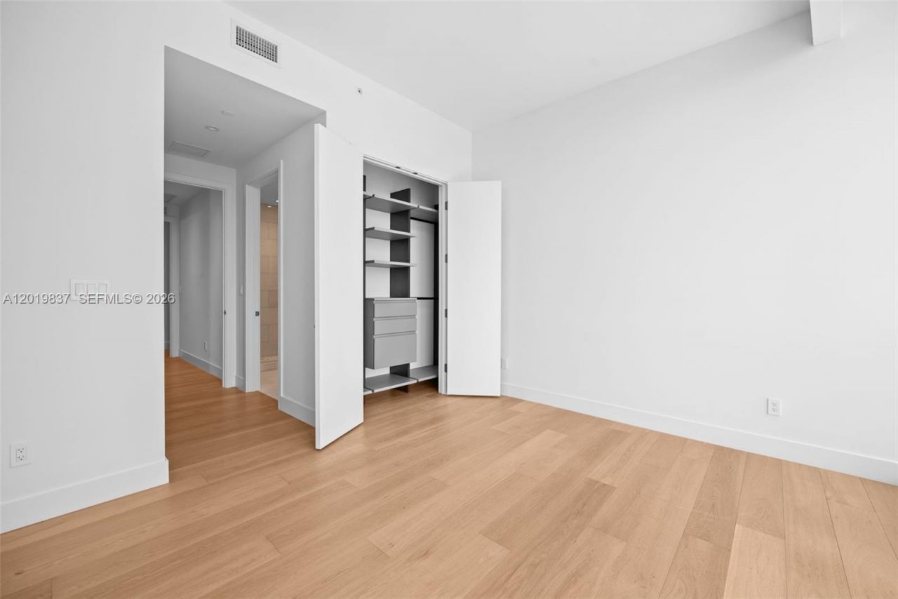 175 SE 25 Rd , Unit 801, Miami, FL 33129 Photo