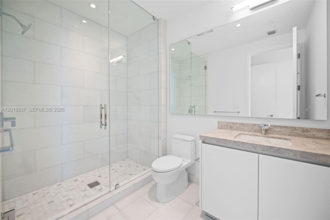 175 SE 25 Rd , Unit 801, Miami, FL 33129 Photo