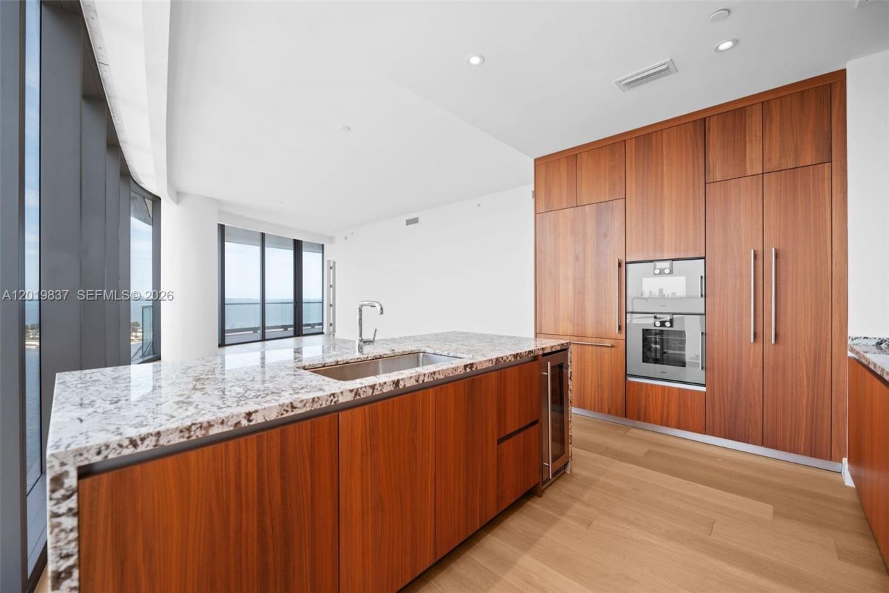 175 SE 25 Rd , Unit 801, Miami, FL 33129 Photo