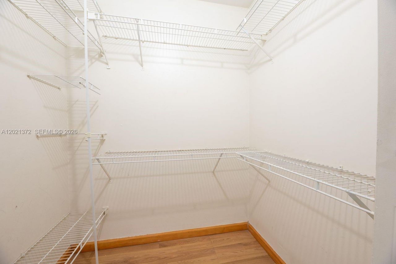 2500 NE 135th St , Unit B506, North Miami, FL 33181 Photo