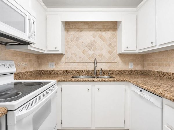 5961 N Falls Cir Dr , Unit 309, Lauderhill, FL 33319