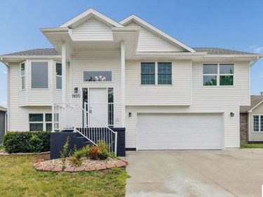 1820 Spring Meadow Drive , Lincoln, NE 68521
