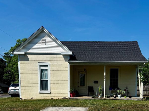 827 E 15th Avenue , Bowling Green, KY 42101
