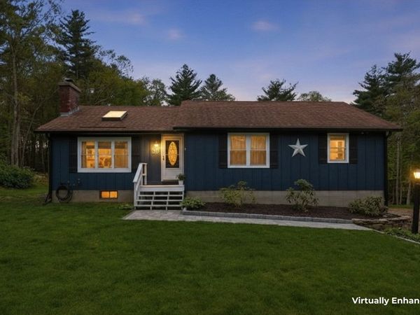 39 Arch Street, Douglas, MA 01516