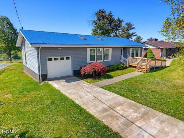 11 Hankins Lane, Castlewood, VA 24224