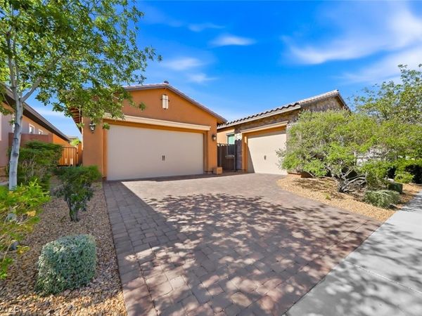 501 Wildflower Avenue , Henderson, NV 89011