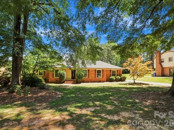 13507 Four Oaks Lane , Matthews, NC 28105