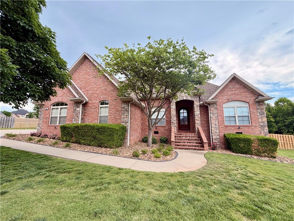 706 Gleneagle Lane  Cave Springs, AR 72718