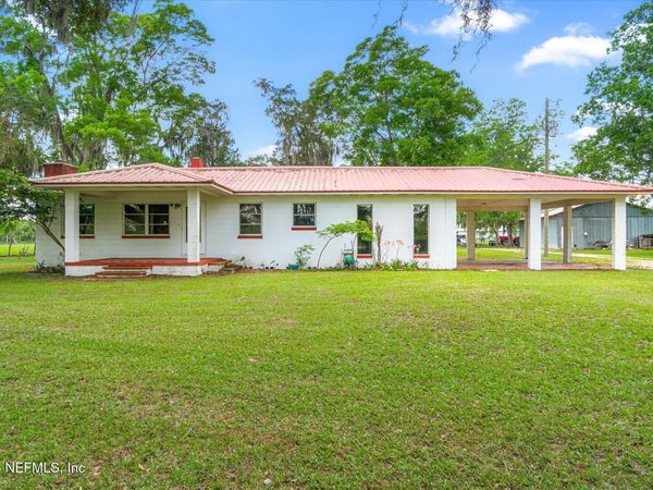 786 W RIVER Road, Palatka, FL 32177