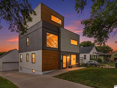 1922 S 61 Street , Omaha, NE 68106