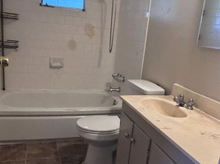 2406 W Hammer Ln, Stockton, CA 95209 Photo