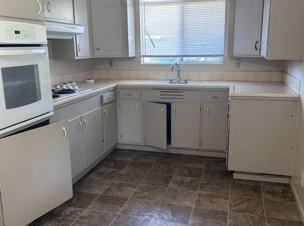 2406 W Hammer Ln, Stockton, CA 95209 Photo