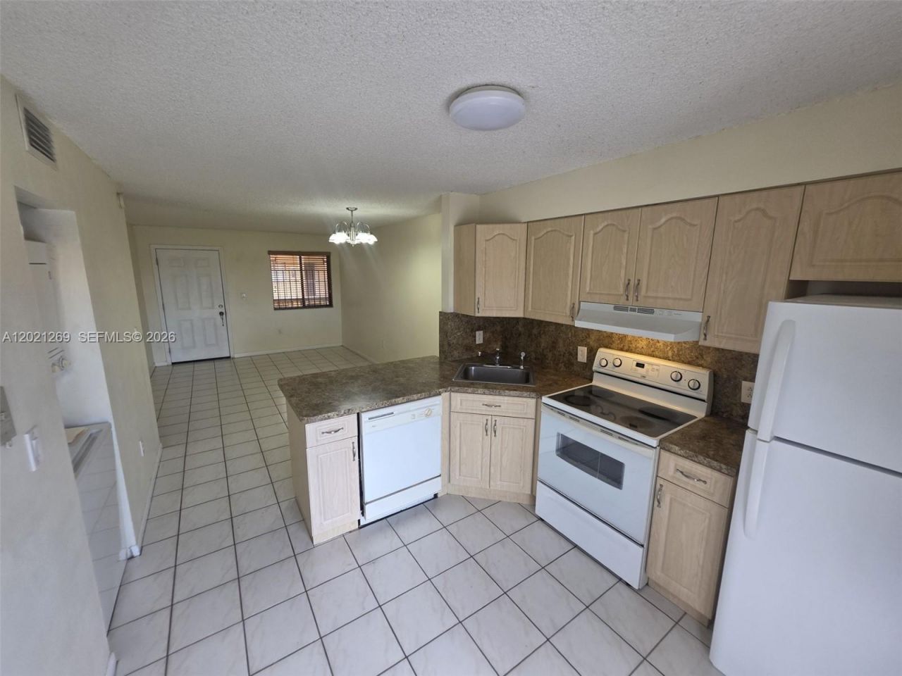 5560 W 21st Ct , Unit 308, Hialeah, FL 33016 Photo