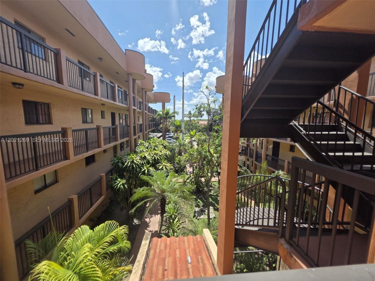 5560 W 21st Ct , Unit 308, Hialeah, FL 33016 Photo