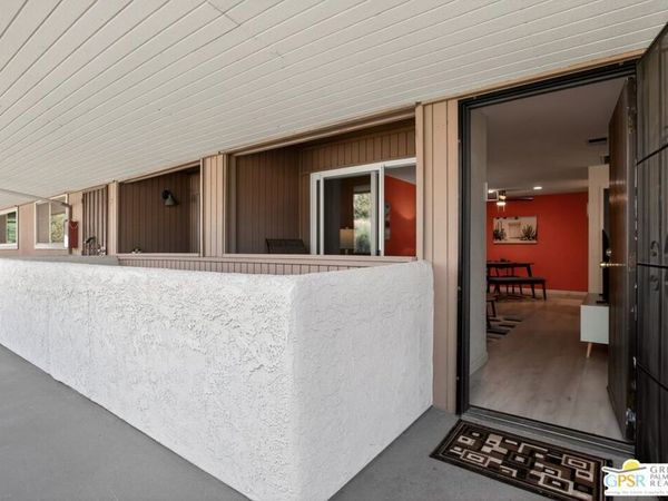 510 N Villa Court, Unit 213, Palm Springs, CA 92262
