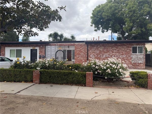 22149 Welby, Canoga Park, CA 91303