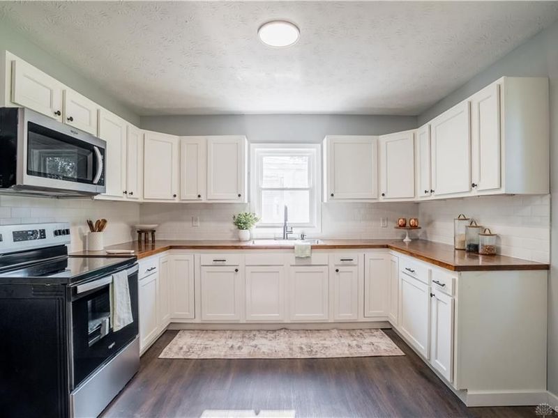 219 E Church Street, Bradford, OH 45308 Photo 8