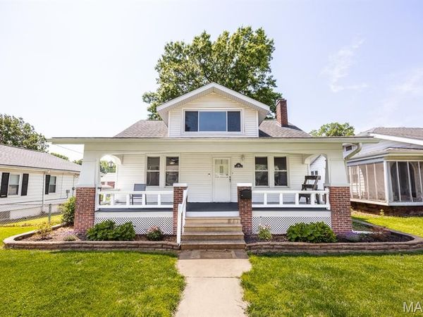 110 N 32nd Street , Belleville, IL 62226