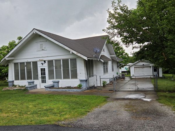 111 E Forest Street , Bolivar, MO 65613