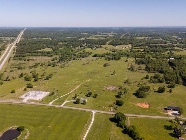 000 State Highway B , Bolivar, MO 65613
