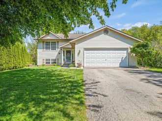 302 Picadilly Drive Poplar Grove, IL 61065