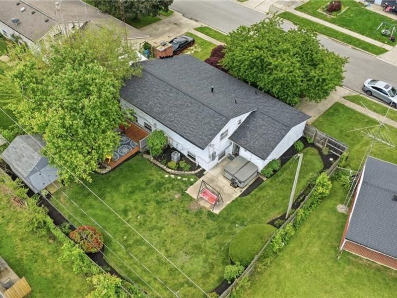 420 Falcon Drive, New Carlisle, OH 45344 Photo 3