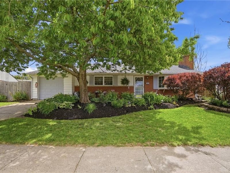 420 Falcon Drive, New Carlisle, OH 45344 Photo 6