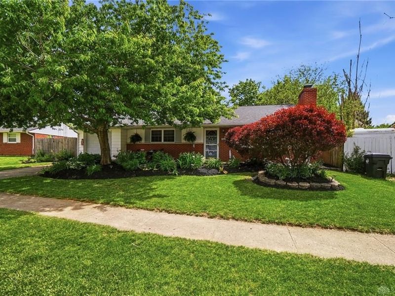 420 Falcon Drive, New Carlisle, OH 45344 Photo 7