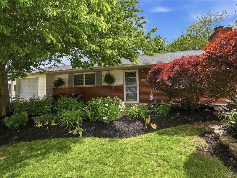 420 Falcon Drive, New Carlisle, OH 45344 Photo 8