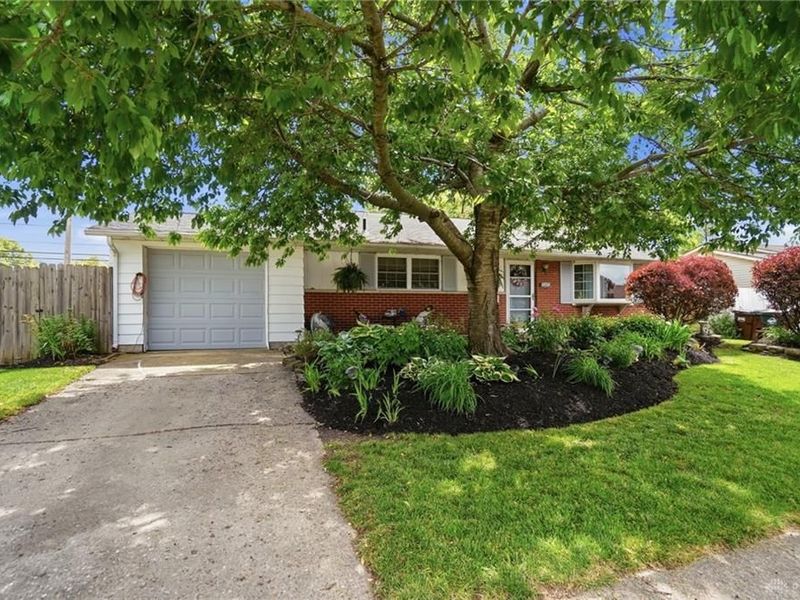 420 Falcon Drive, New Carlisle, OH 45344 Photo 9