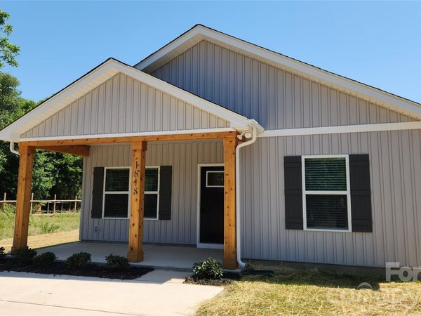 1818 E Greenbriar Road, Statesville, NC 28625