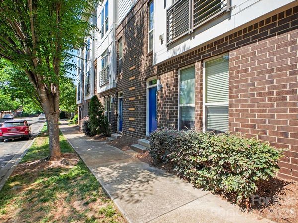 951 Warren Burgess Lane , Charlotte, NC 28205